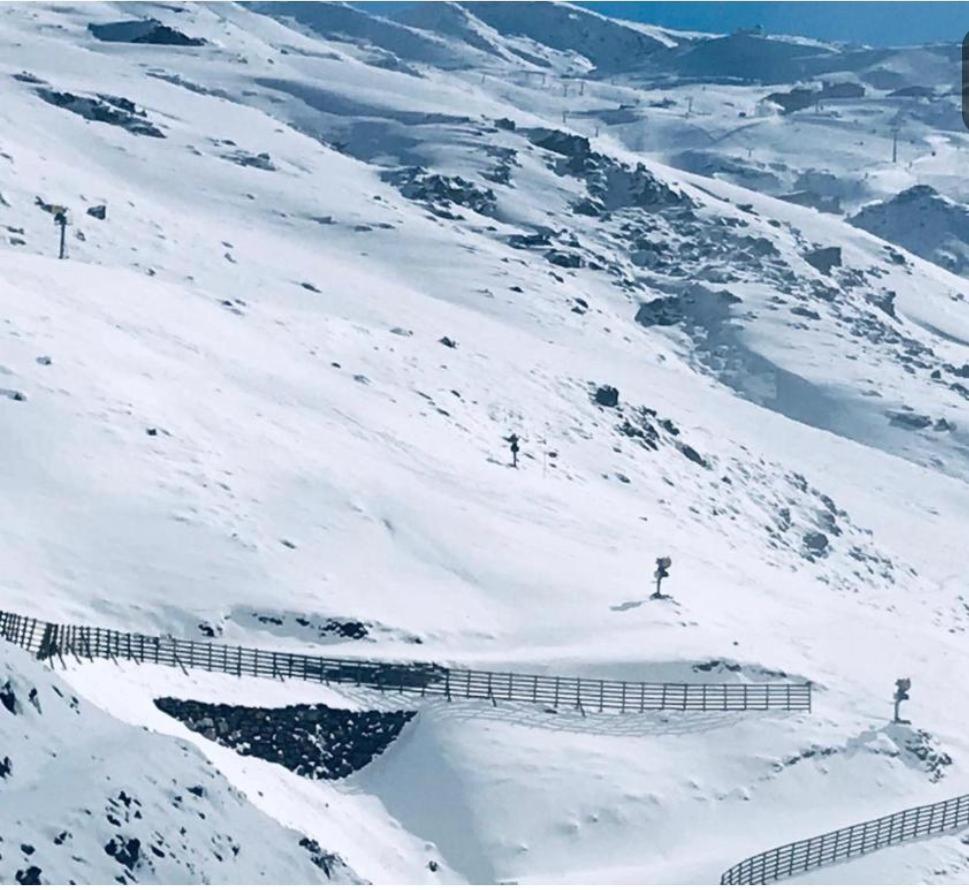 Sierra Nevada Los Alayos Estacion De Esqui Exterior photo